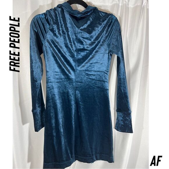 FREE PEOPLE SHAYLA VELVET MINI DRESS IN NAVY NEW XS - Picture 5 of 11